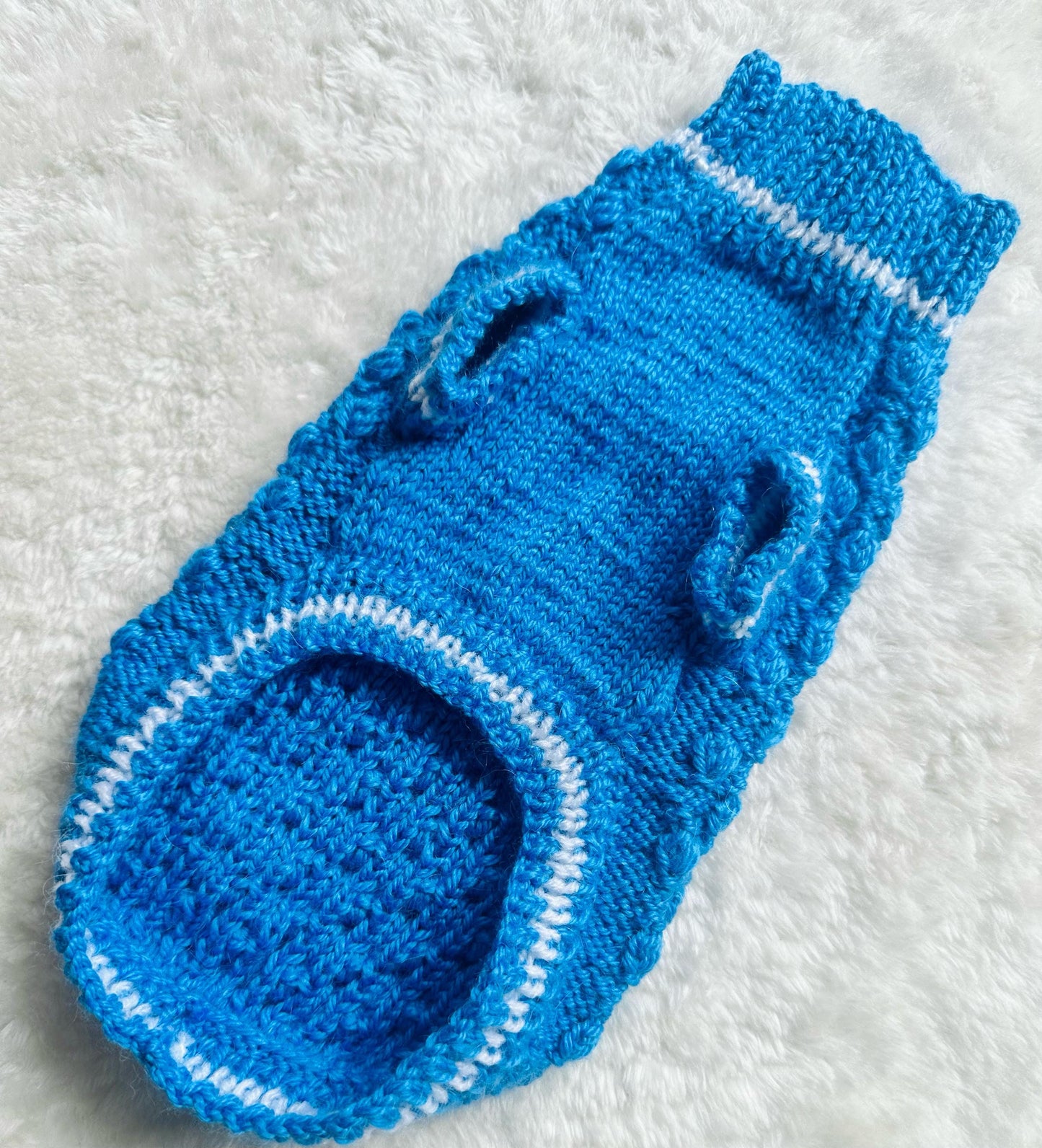 Hand knitted high quality wool mix sweater for Small Breed dogs and puppies (around 2-4kg)