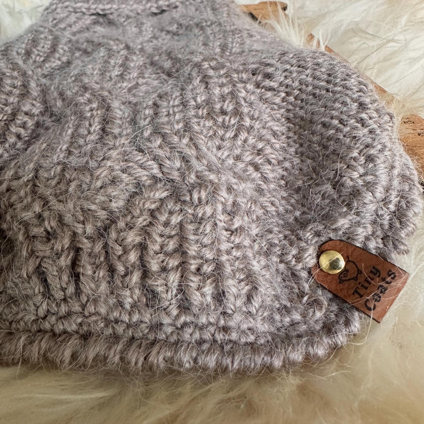 Fluffy Merino alpaca wool blend hand-knit sweater for Small chunky shapes (around 2-5kg-4.5kg)