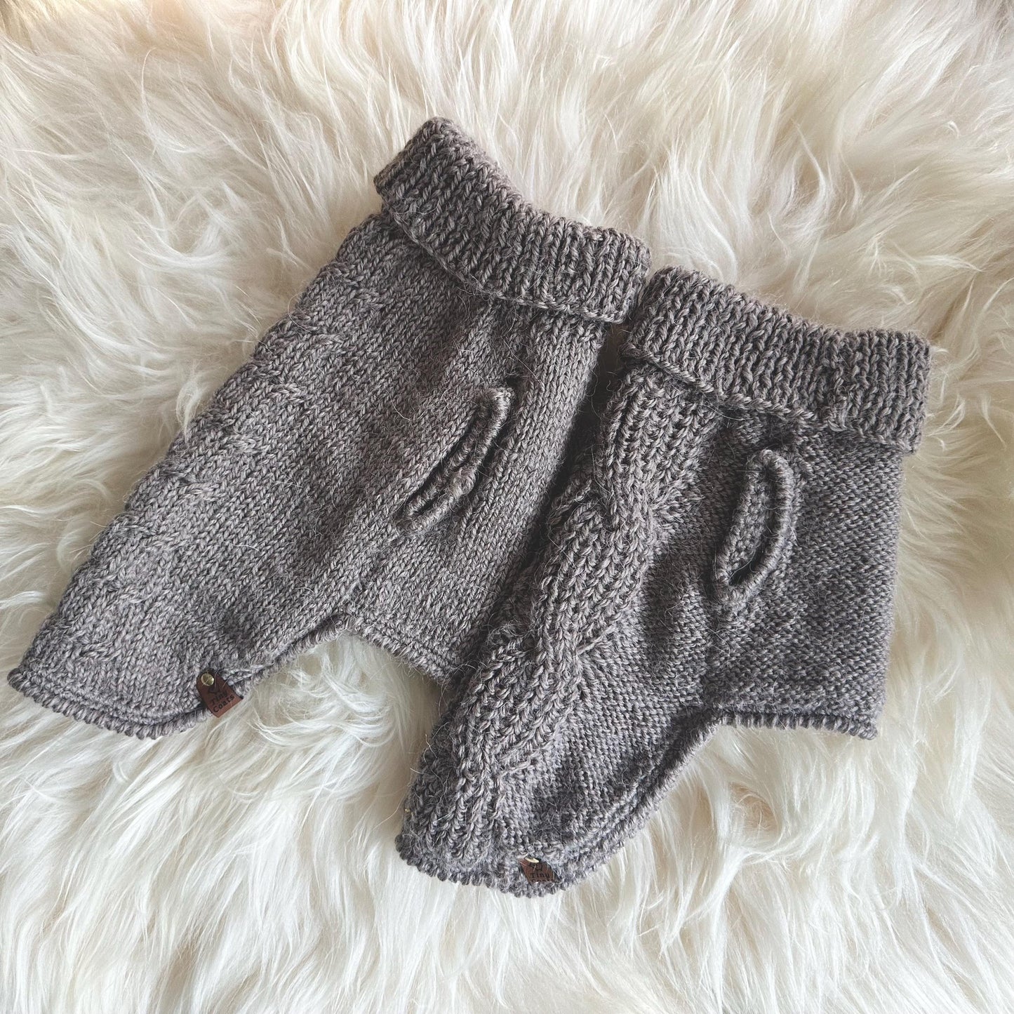 Fluffy Merino alpaca wool blend hand-knit sweater for Small chunky shapes (around 2-5kg-4.5kg)